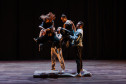 Balé Teatro Guaíra estreia espetáculo que une memória, coletividade e dança contemporâneaBalé Teatro Guaíra estreia espetáculo que une memória, coletividade e dança contemporânea