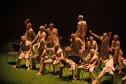 Balé Teatro Guaíra estreia espetáculo que une memória, coletividade e dança contemporâneaBalé Teatro Guaíra estreia espetáculo que une memória, coletividade e dança contemporânea