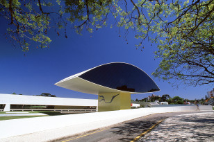 Museu Oscar Niemeyer. Foto Carlos Renato