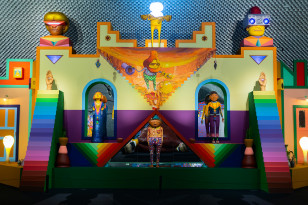 Obra da exposição OSGEMEOS Segredos