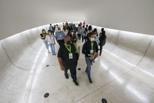 Autoridades de países latino-americanos visitam o MON após agendas no Smart City