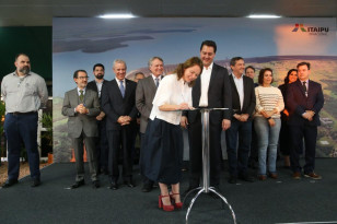 Ato de Assinatura do Termo de Compromisso do Centro Pompidou em Foz do Iguaçu