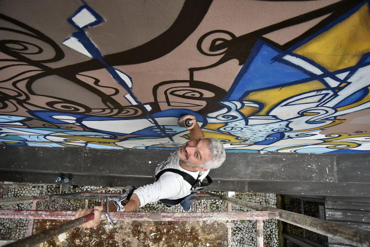 Marcelo Le faz arte urbana e se considera muralista.