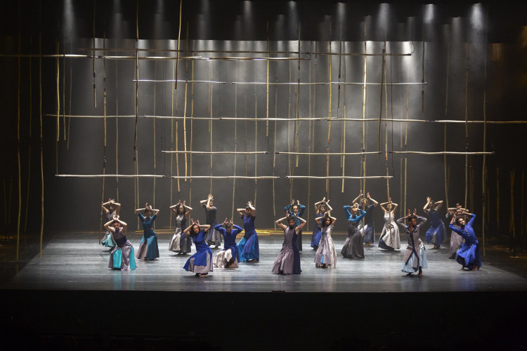 Teatro Guaíra recebe alunos de escolas públicas de Curitiba para apresentação de “Terra Brasilis”