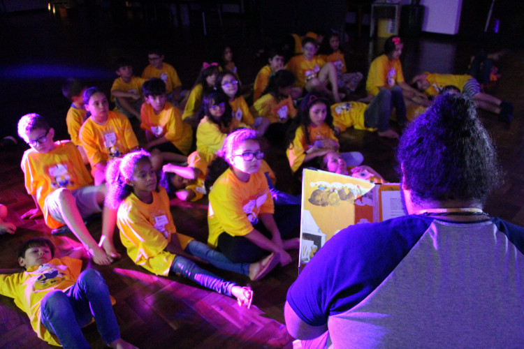 Uma noite na biblioteca