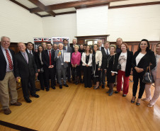 Solenidade de inauguração do Memorial Inglês na Casa Gomm. Espaço em homenagem a imigrantes ingleses foi construído no Parque Gomm. Foto Kraw Penas/SECC