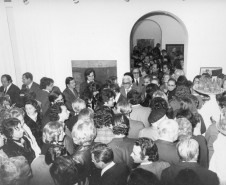 Série de posts do MAC-PR em comemoração aos 50 anos do museu. A foto registra a inauguração da sede na Westphalen em 1976