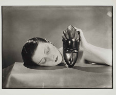 Foto da exposição “Man Ray em Paris”. Reprodução MON