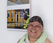 Alessandra Rocio de Andrade na abertura da sua exposição no CJAP em 2019. Foto Maringas Maciel