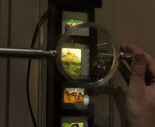 Diapositivos kodachrome de Vladimir Kozák na exposição Ephemera/Perpétua. Foto Ingrid Schmaedecke/MUPA