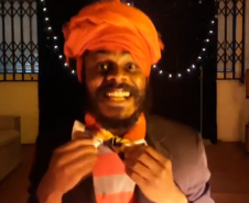 Palhaço de negro