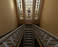 Interior do Palácio da Seda com vitral