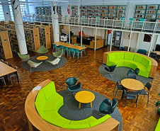 Interior da Biblioteca Pública do Paraná