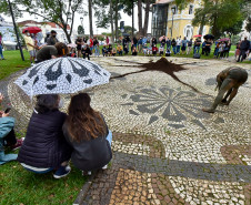 O MUPA recebeu no sábado e domingo a mestre em biologia e artista indígena contemporânea Uýra, diretamente da Amazônia Central