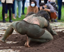 O MUPA recebeu no sábado e domingo a mestre em biologia e artista indígena contemporânea Uýra, diretamente da Amazônia Central