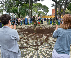 O MUPA recebeu no sábado e domingo a mestre em biologia e artista indígena contemporânea Uýra, diretamente da Amazônia Central