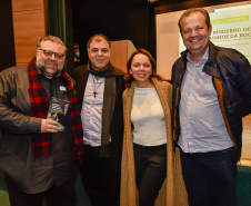 Governador prestigia lançamento de livro sobre Bento Munhoz da Rocha Netto