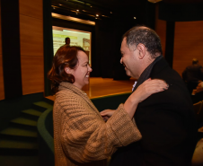 Governador prestigia lançamento de livro sobre Bento Munhoz da Rocha Netto