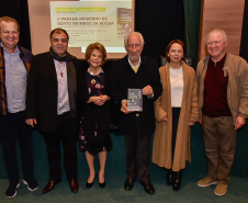 Governador prestigia lançamento de livro sobre Bento Munhoz da Rocha Netto