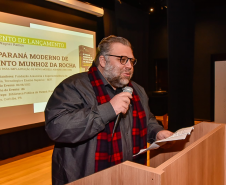 Governador prestigia lançamento de livro sobre Bento Munhoz da Rocha Netto