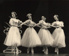Em dois formatos, história do Balé Teatro Guaíra é publicada em livro com mais de 100 fotos