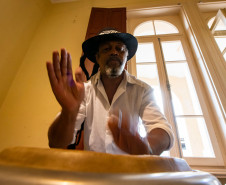 MIS-PR celebra Dia das Tradições Africanas com nova exposição, música e roda de conversa