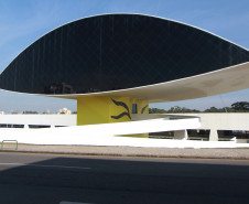 Curitiba, 03 de novembro de 2022 - Exposição “Luz e Espaço” localizada em em duas salas no 3º andar da Torre do Olho do Museu Oscar Niemeyer (MON)