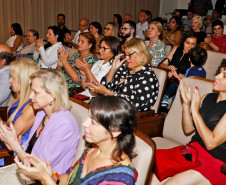 Lançamento do livro do MON reúne artistas, curadores e patronos do museu - Luciana Casagrande, Marc Porttier e Juliana Vosnika