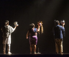Musical Itan e Tal volta ao Guairinha no mês de maio pelo projeto Crianças no Teatro