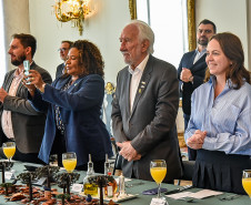 A ministra da Cultura, Margareth Menezes, participou do encerramento do Fórum Nacional de Secretários e Dirigentes Estaduais da Cultura, realizado na capital paranaense.