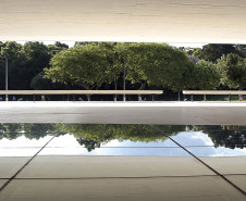 MON divulga programação para a 21ª Semana Nacional de Museus. Na foto, fachada Museu Oscar Niemeyer (MON).
