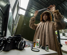 Fotógrafa vai registrar retratos de artistas paranaenses no Museu Casa Alfredo Andersen