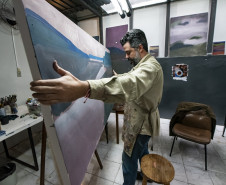 O foco principal é a exploração da paisagem contemporânea e suas múltiplas facetas.