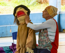 Programa Trilhando pelo Paraná leva circo-teatro para pequenos municípios do Estado