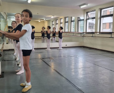 Em busca do sonho: Escola de Dança Teatro Guaíra atende mais de 100 crianças e adolescentes