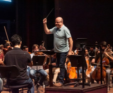 Orquestra Sinfônica do Paraná abre a temporada com a obra Floresta do Amazonas