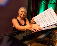 Da fundação às apresentações atuais, mulheres formam pilar fundamental da Orquestra Sinfônica do Paraná. Fernanda