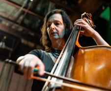 Da fundação às apresentações atuais, mulheres formam pilar fundamental da Orquestra Sinfônica do Paraná. Maria Helena