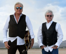 Ícone da música e da cultura pop, banda australiana Air Supply se apresenta no Guairão