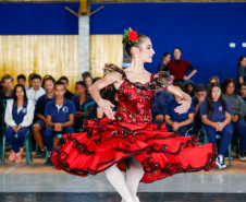 Escola de Dança Teatro Guaíra estreia nova temporada de apresentações nos colégios