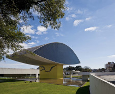 Museu Oscar Niemeyer promove oficina fotográfica para jovens autistas