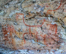 Cervos, araucárias e humanos: a pré-história do Paraná está nas paredes de Piraí do Sul