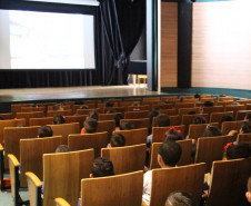 Biblioteca Pública do Paraná (BPP) - Cine Pipoca – Sessão de filmes para crianças e adolescentes que acontece sempre na última semana do mês. Em maio, o filme escolhido foi “O Castelo Animado” (2004), do Studio Ghibli, que será exibido no dia 28 (terça-feira), às 14h30, no Auditório da BPP. A entrada é gratuita.
