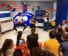 Escola de Dança Teatro Guaíra leva arte e sorrisos ao Hospital Pequeno Príncipe