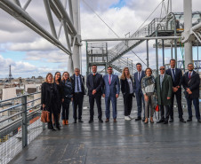 O governador Carlos Massa Ratinho Junior iniciou a nova missão internacional nesta segunda-feira (06) em Paris, na França, com um encontro com o presidente do Centro Georges Pompidou, Laurent Le Bon