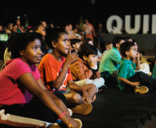Projeto Cinema na Praça exibe filmes gratuitos para 40 mil pessoas em três meses