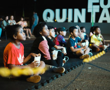 Projeto Cinema na Praça exibe filmes gratuitos para 40 mil pessoas em três meses