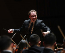Orquestra Sinfônica do Paraná recebe maestro venezuelano Christian Vásquez