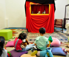 Biblioteca Pública do Paraná (BPP)  - Hora do conto – Contação de histórias para crianças, realizada pela Seção Infantil, de segunda a sexta-feira, em duas sessões, às 11h e às 15h. A partir de segunda-feira, 1° de julho, os contos da semana são “Vou te pegar”, de Tony Ross, e “Agora não, Bernardo”, de David Mckee