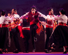 Centro Cultural Teatro Guaíra - Guairão - 62.º Festival Folclórico e de Etnias do Paraná – Com o tema “Viva o Folclore”, um dos mais tradicionais e longevos festivais folclóricos do Brasil continua a sua 62ª edição no Teatro Guaíra até o dia 13 de julho. O festival conta com 15 grupos distribuídos em 12 noites